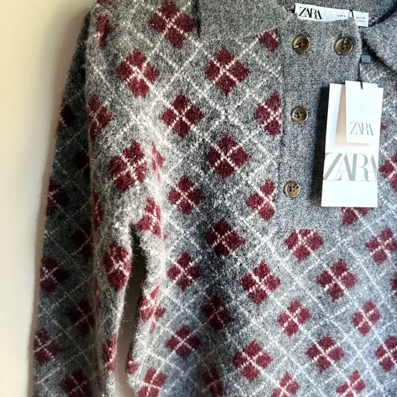 Zara Gray and Red Argyle Knit Sweater - Picture 3 of 6